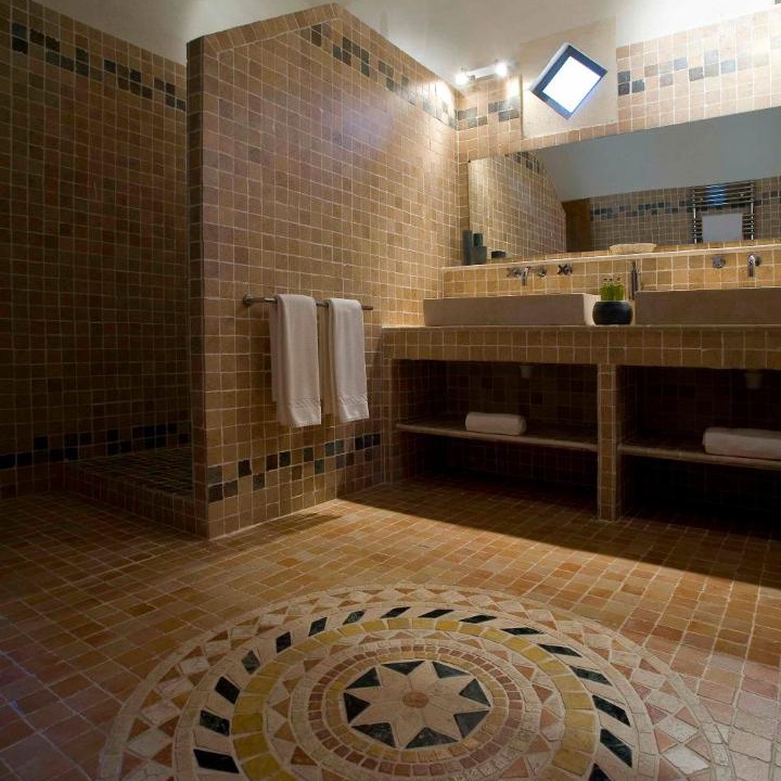 Photo of Bathroom in Les Baux-de-Provence