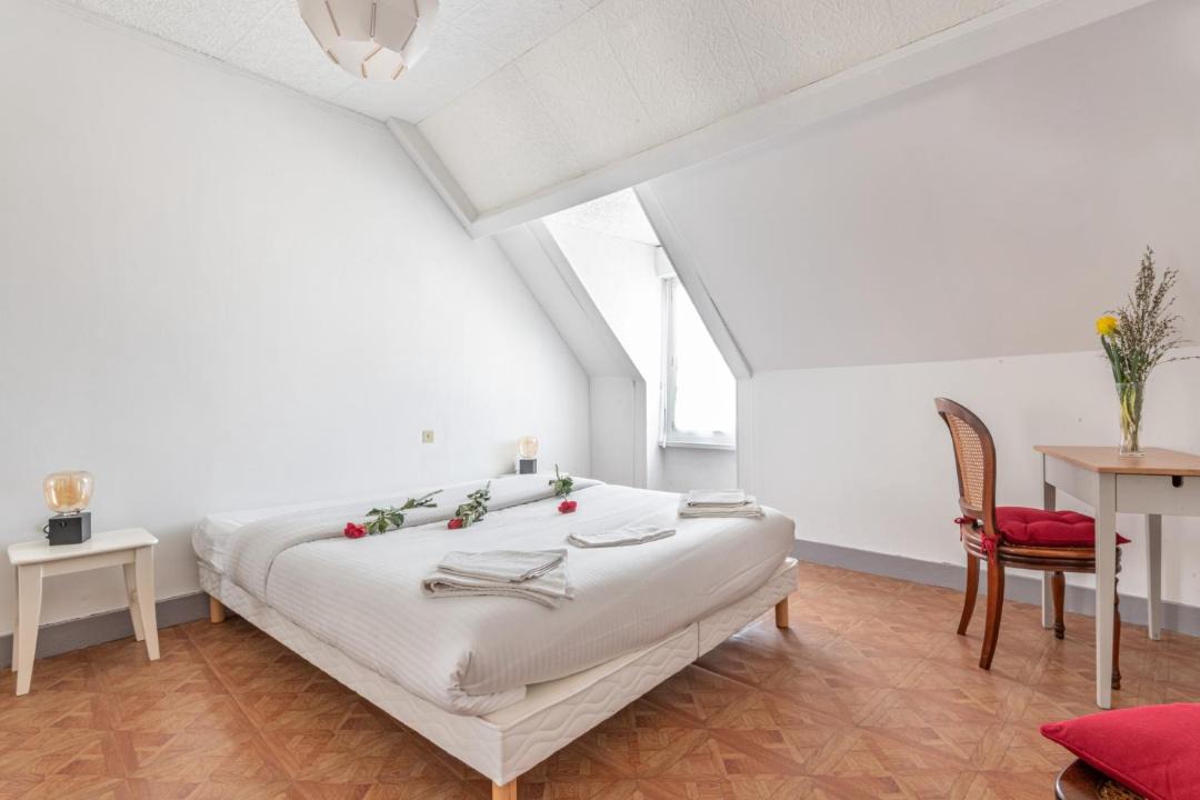 Photo of Bedroom in Saint-Vaast-la-Hougue