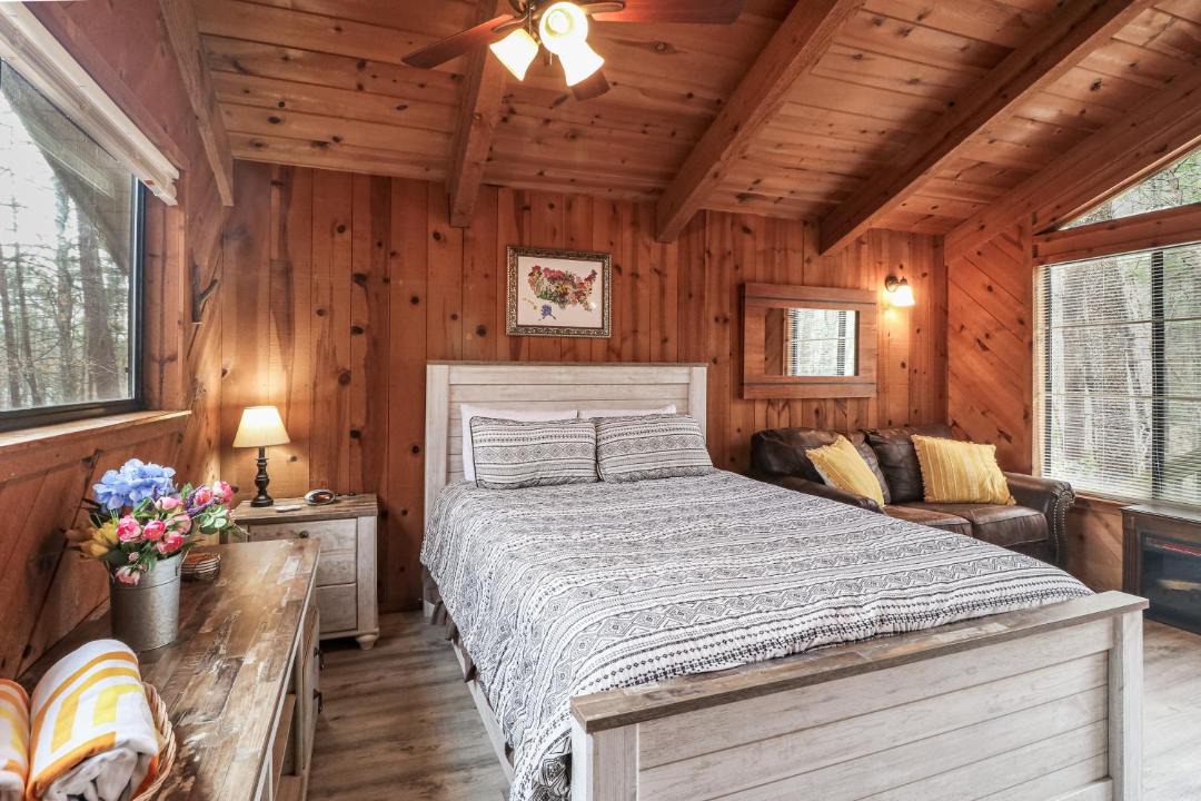 Photo of Bedroom in Sautee Nacoochee
