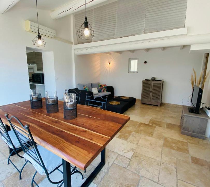 Photo of Livingroom in Lagnes