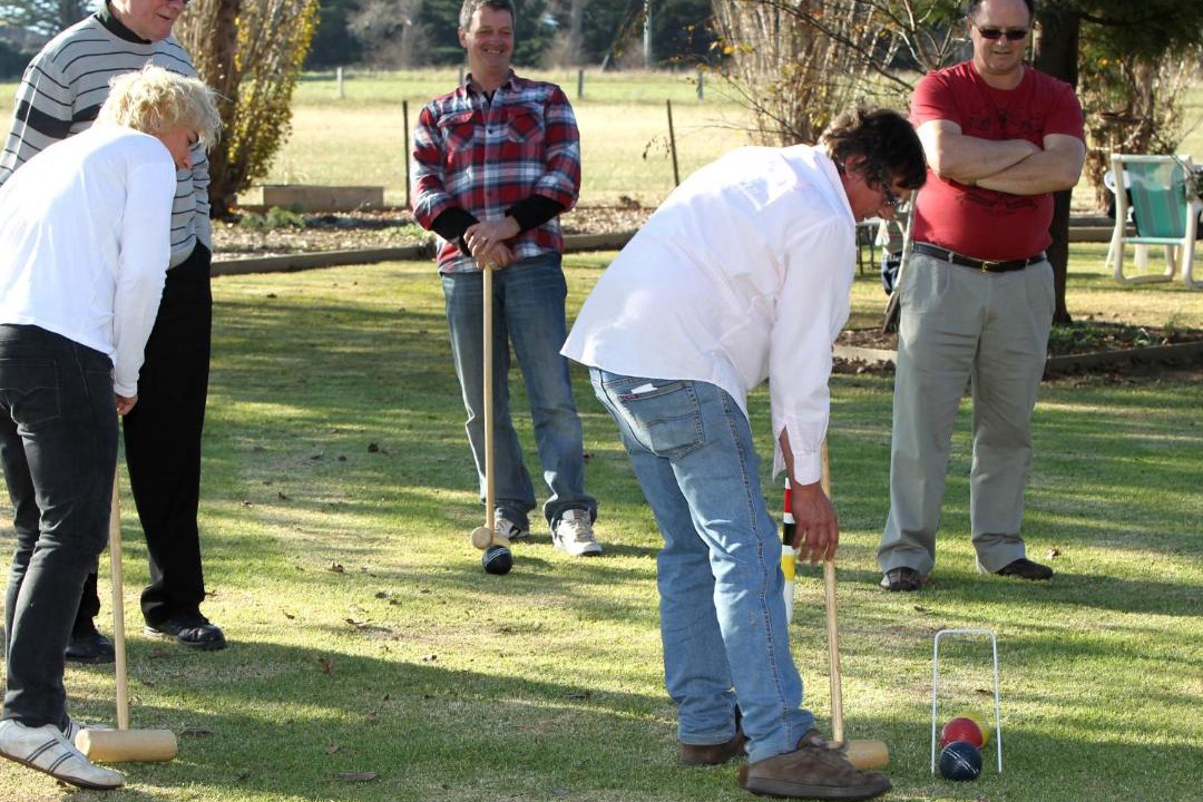 Photo of Human In Picture in Tinamba