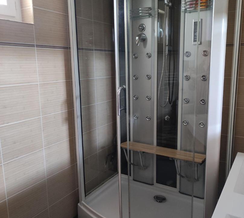 Photo of Others in Bransles