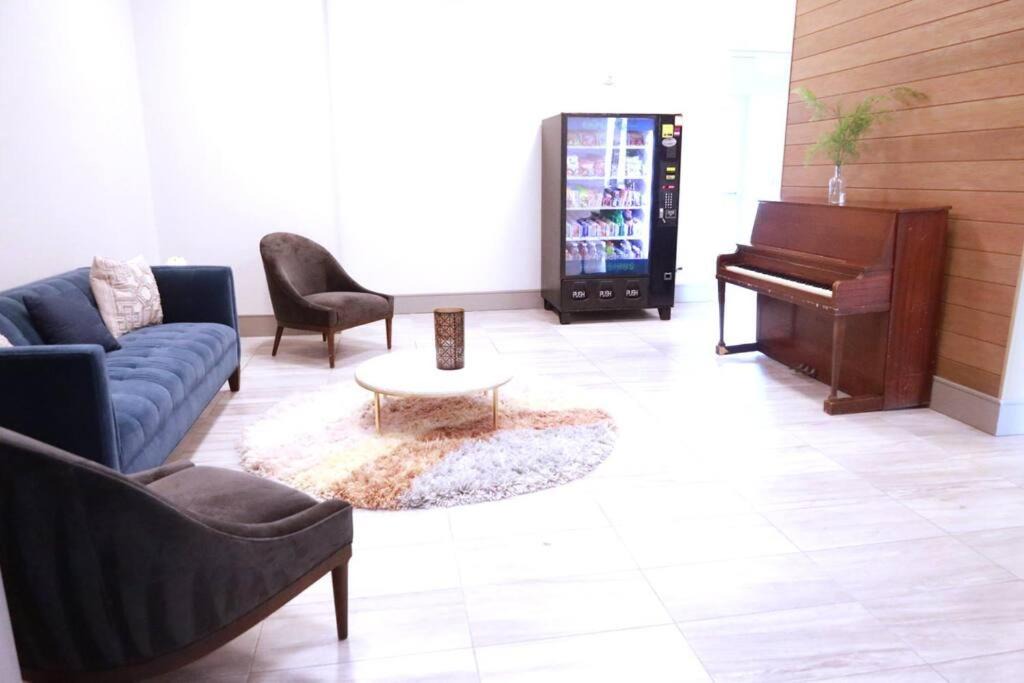 Photo of Others in Downtown Baltimore