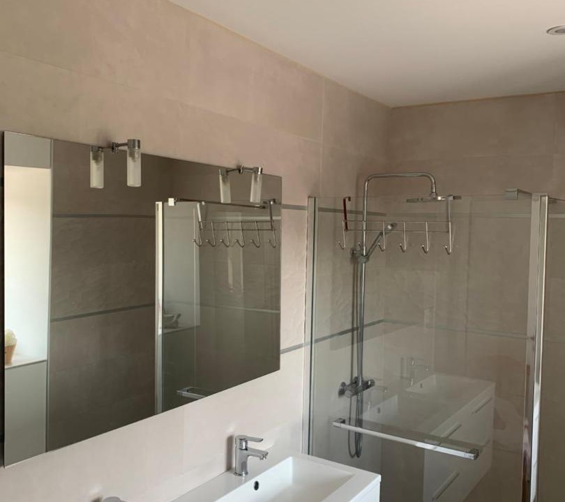 Photo of Bathroom in Nesles