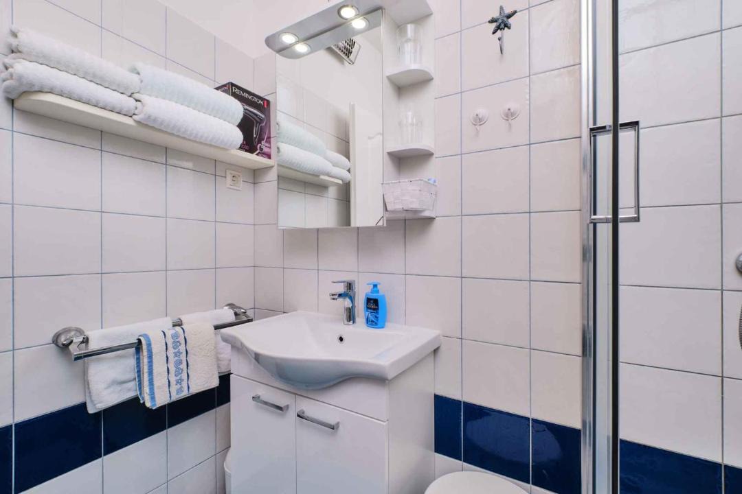 Photo of Bathroom in Cove Murtar