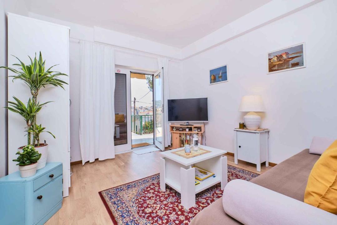 Photo of Livingroom in Cove Murtar
