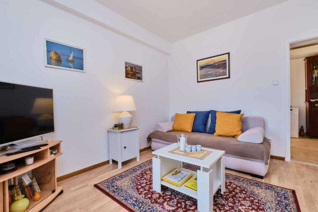 Photo of Livingroom in Cove Murtar