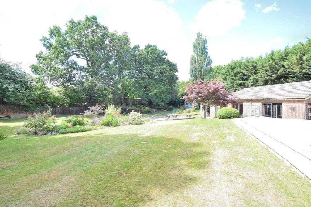 Photo of Others in Harlow