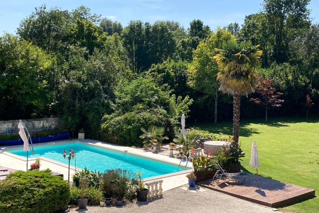 Photo of Others in Vervant