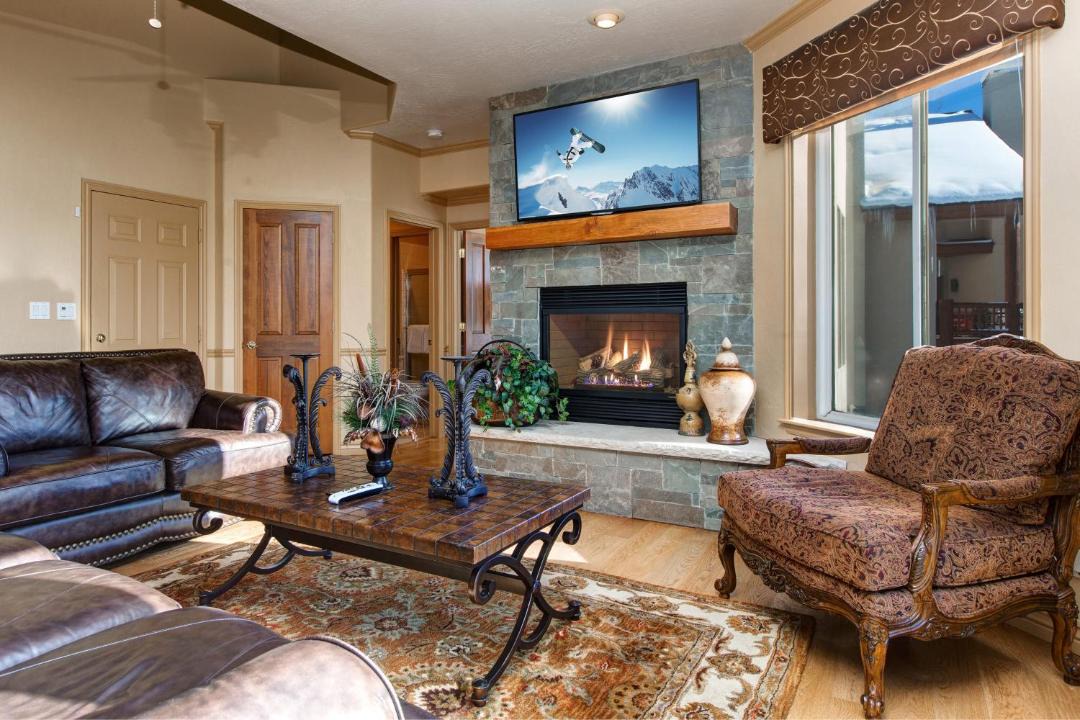 Photo of Livingroom in Summit Park