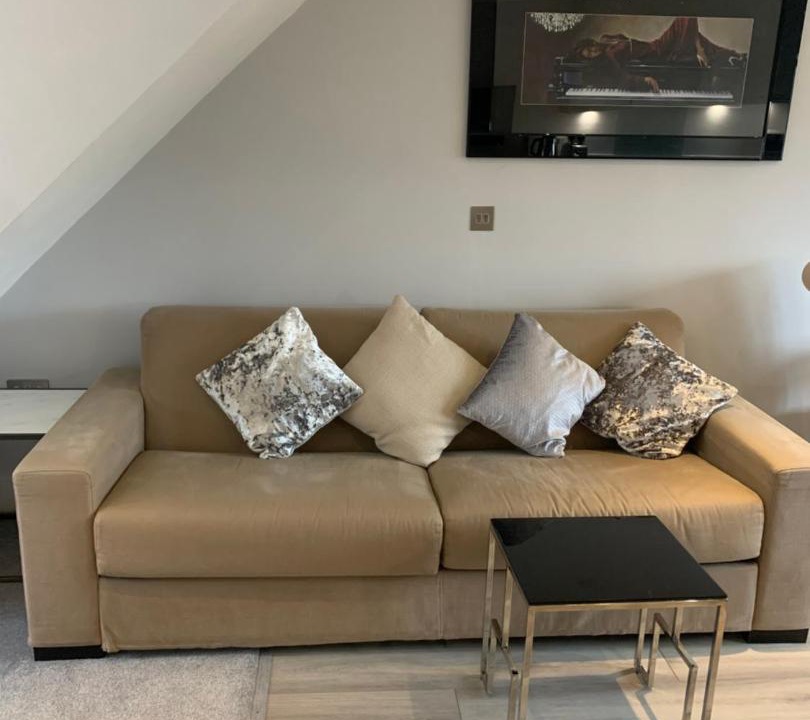 Photo of Livingroom in Dorking