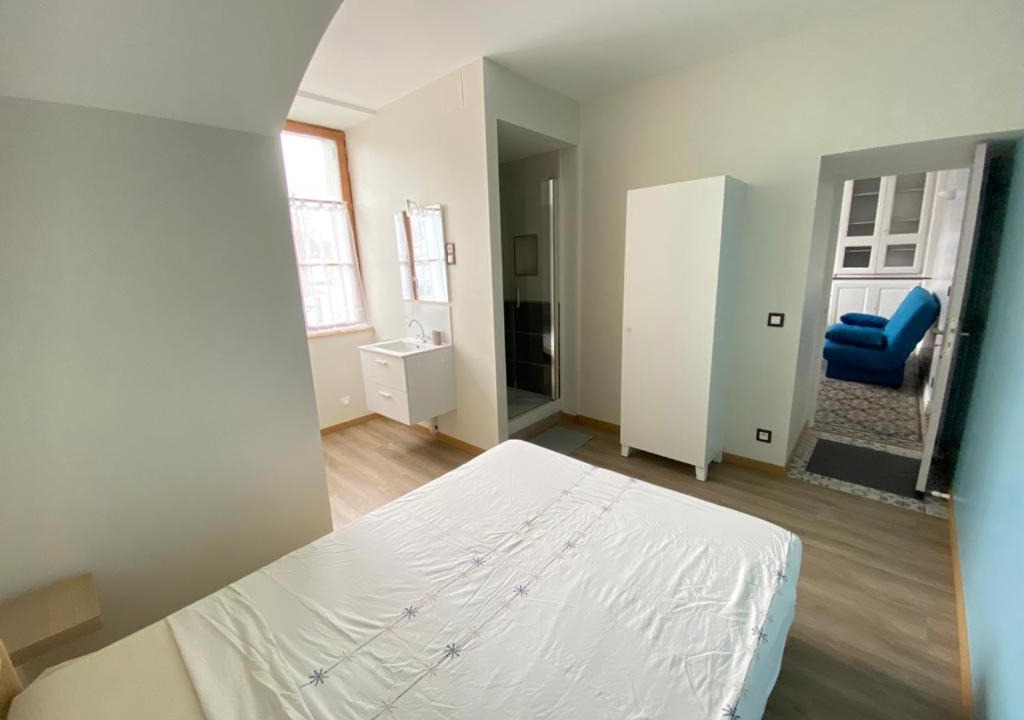 Photo of Bedroom in Savigne-sur-Lathan