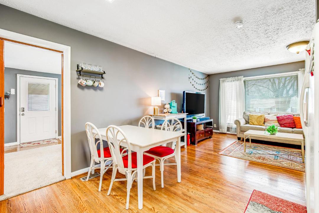 Photo of Livingroom in Elm Hill Acres