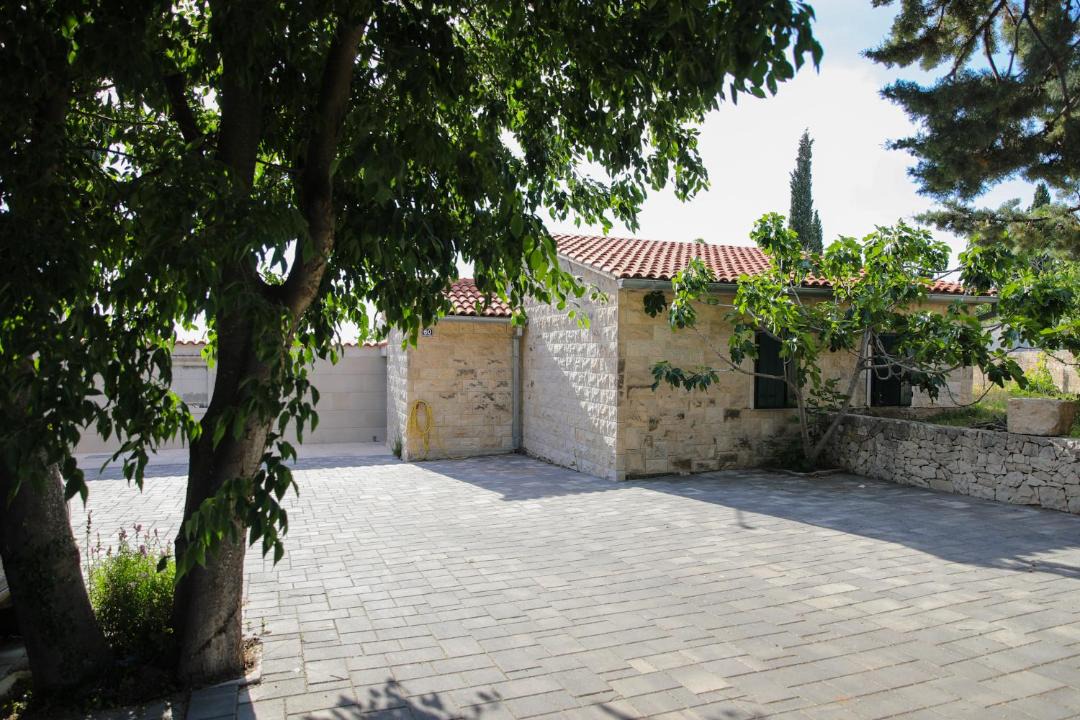 Photo of Buildings in Donji Humac