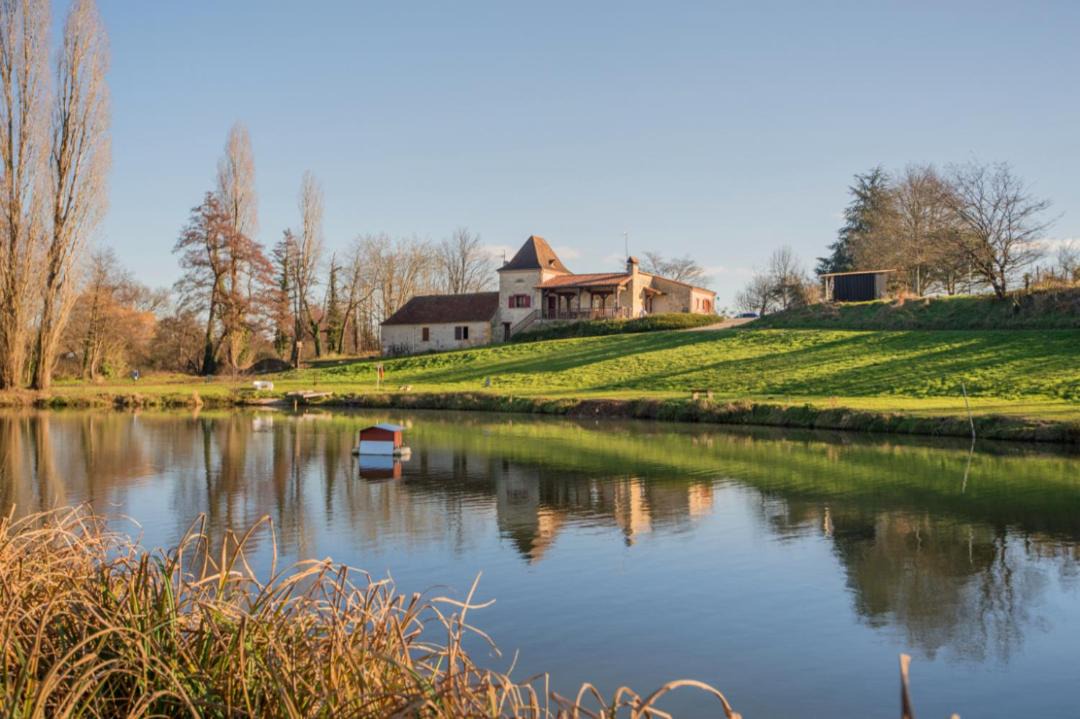 Photo of Others in Cours-de-Pile