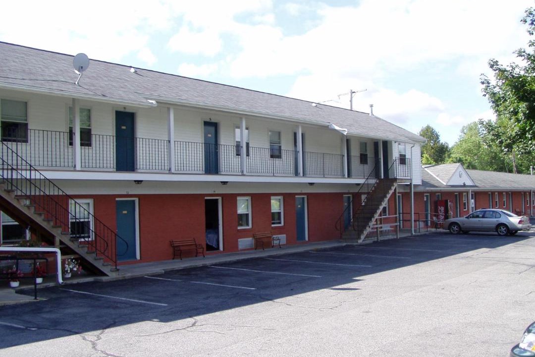 Photo of Others in Lee