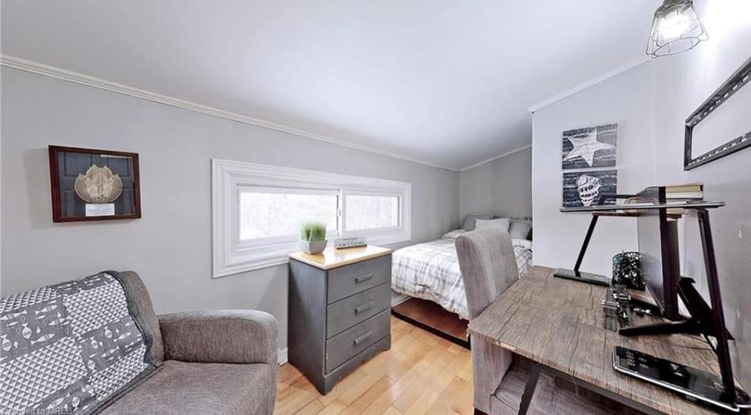 Photo of Livingroom in Kawartha Lakes