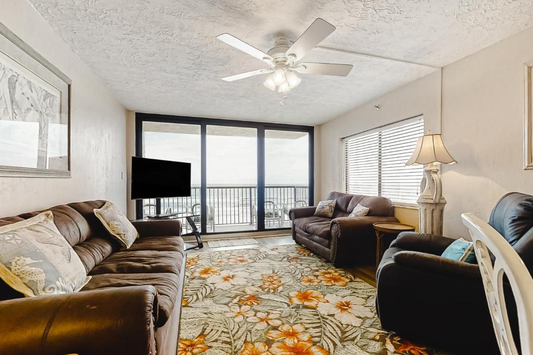 Photo of Livingroom in New Smyrna Beach