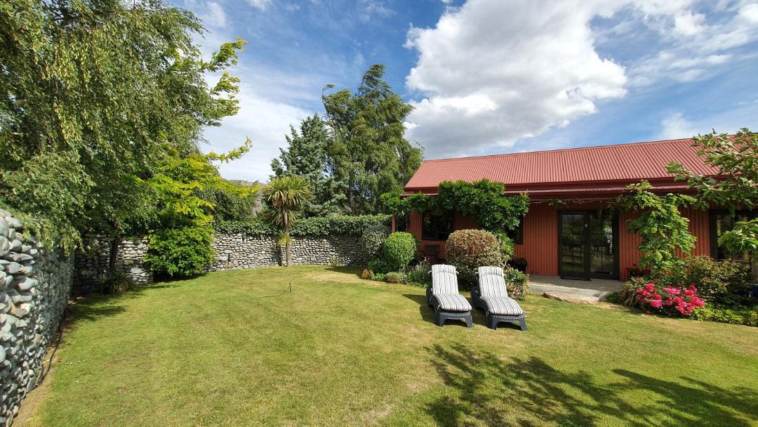Photo of Buildings in Lowburn