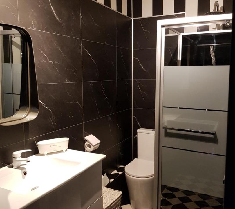 Photo of Bathroom in Centre-ville rive gauche