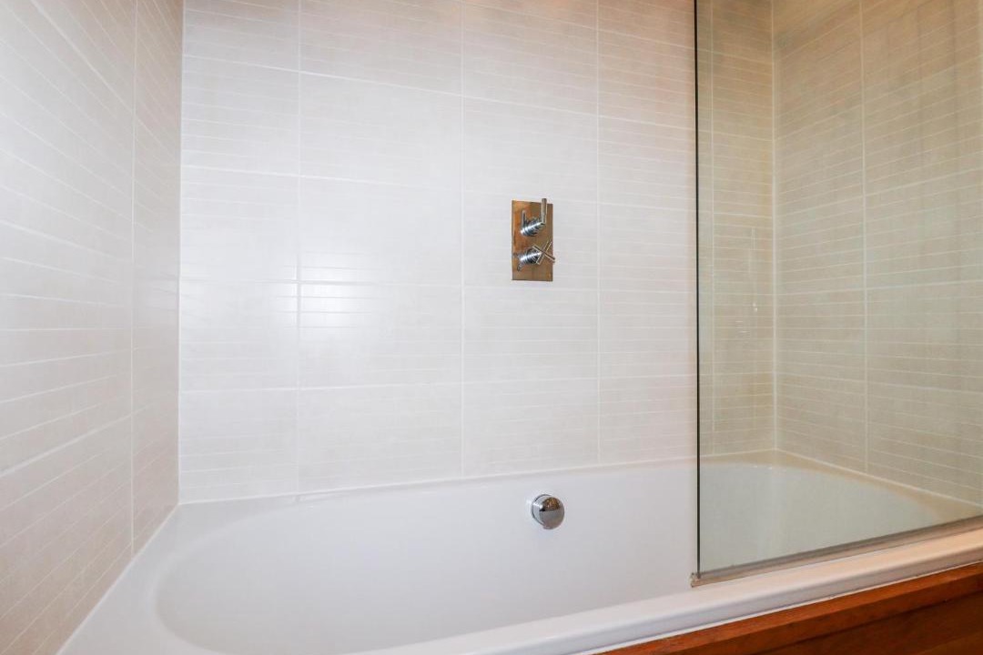 Photo of Bathroom in Looe