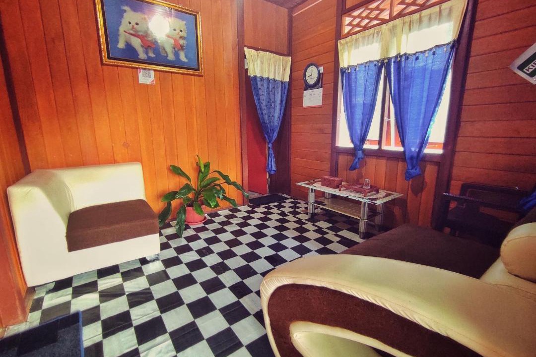 Photo of Others in Pulisan