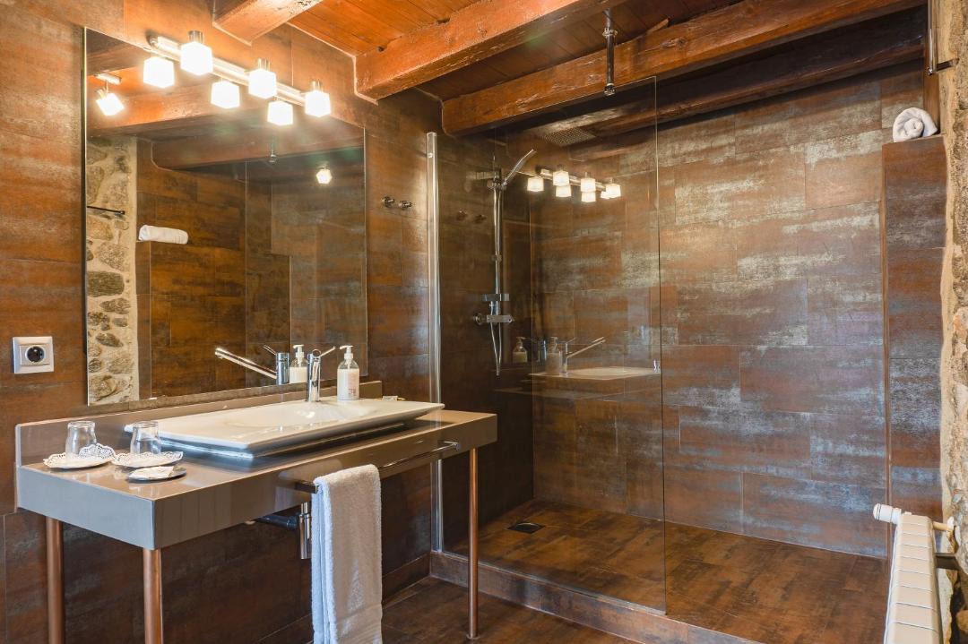 Photo of Bathroom in Angoustrine
