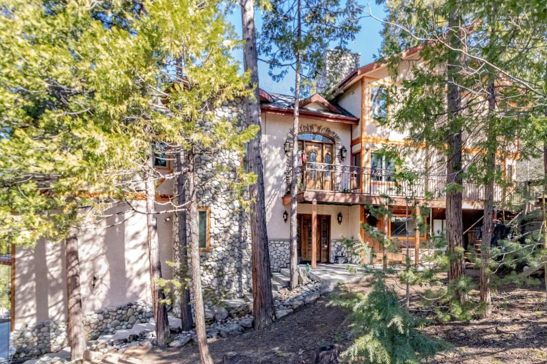 Photo of Buildings in Bass Lake