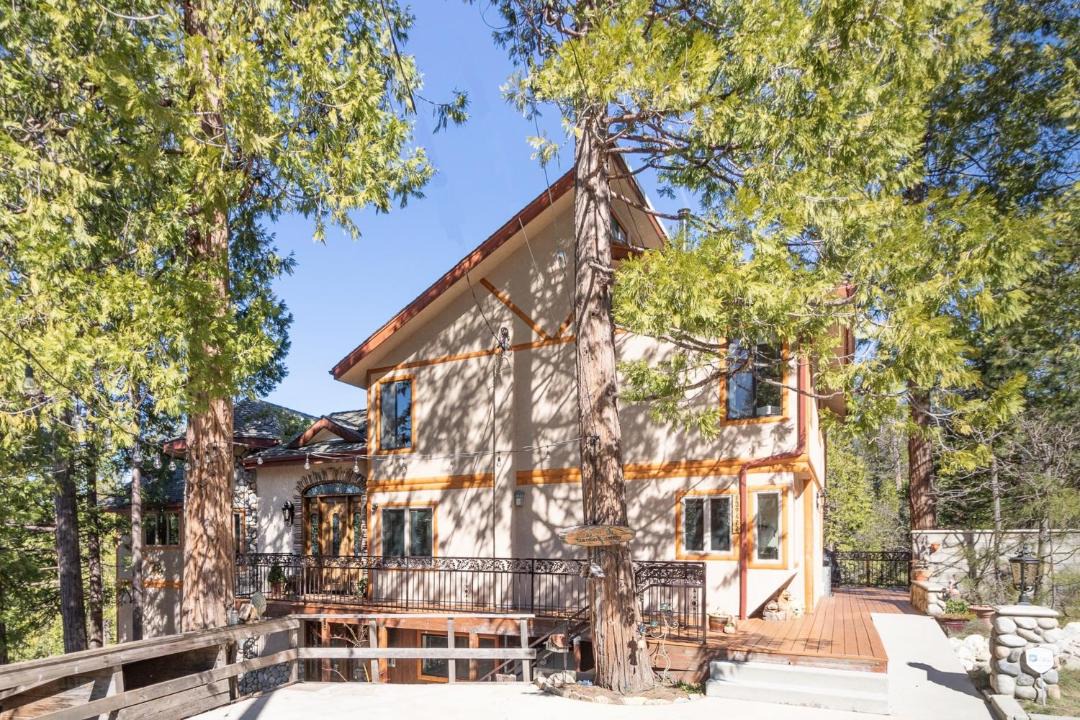 Photo of Buildings in Bass Lake