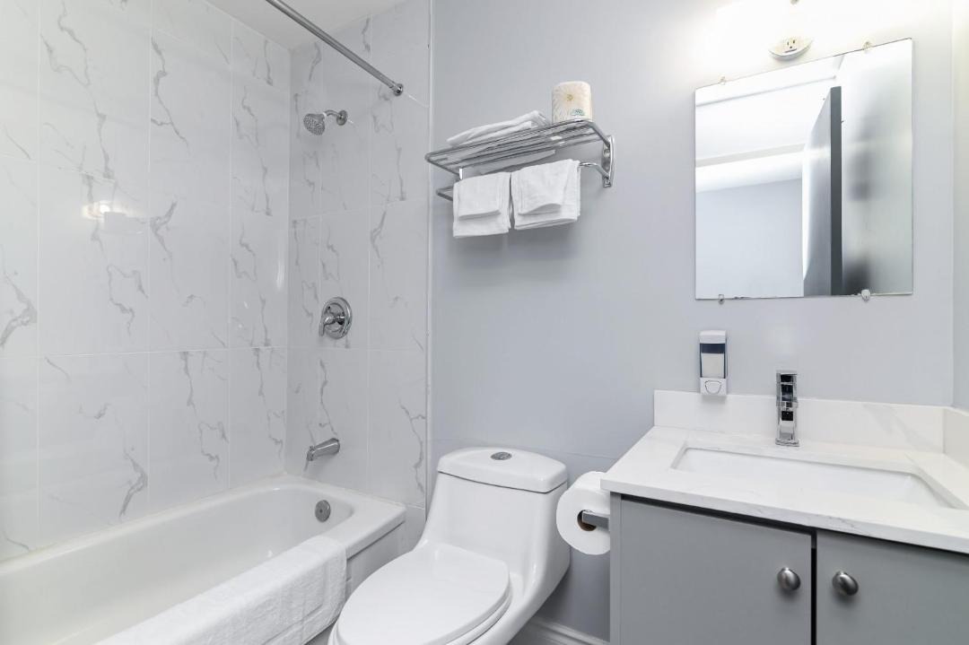 Photo of Bathroom in Cloyne