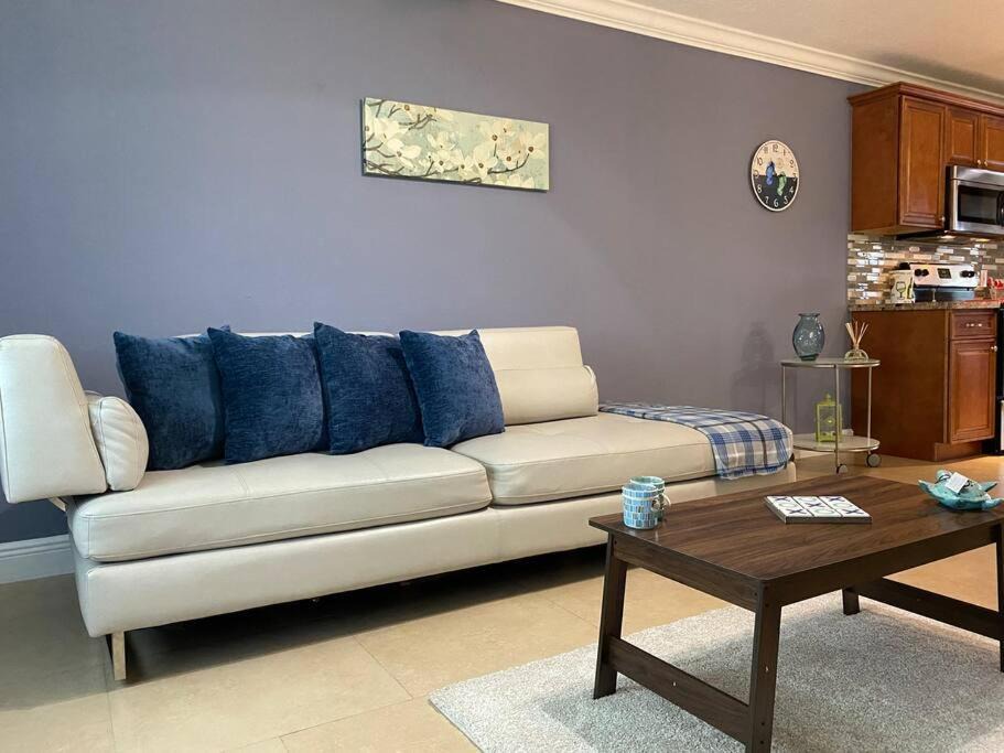 Photo of Livingroom in Pompano Beach