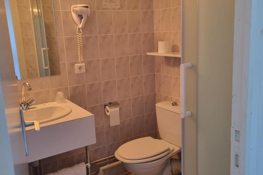 Photo of Bathroom in Lubersac