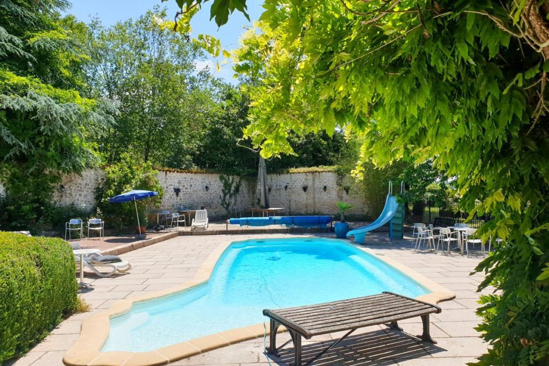 Photo of Others in Feuillade