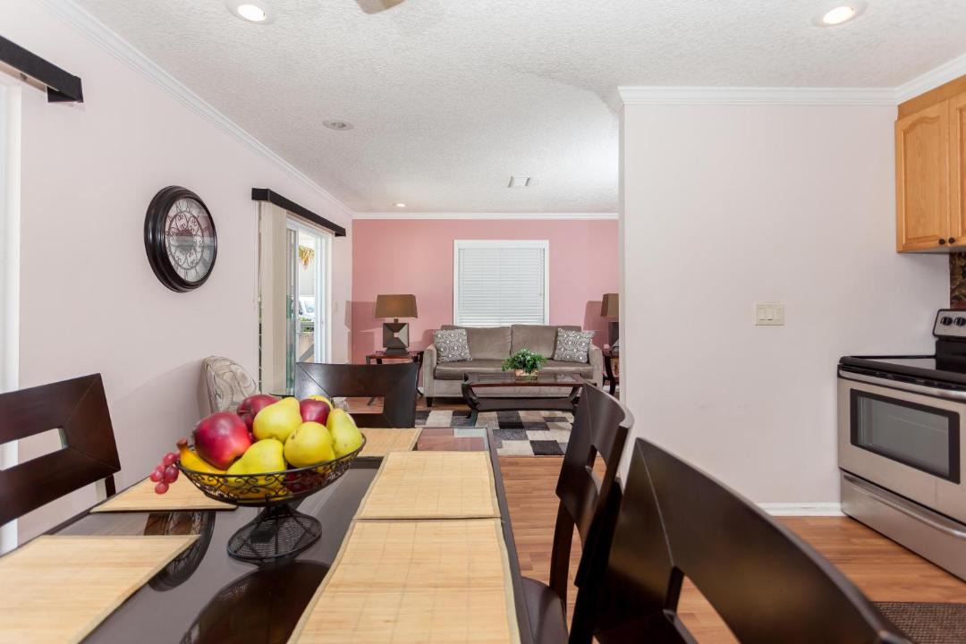 Photo of Kitchen in Surfcrest Village