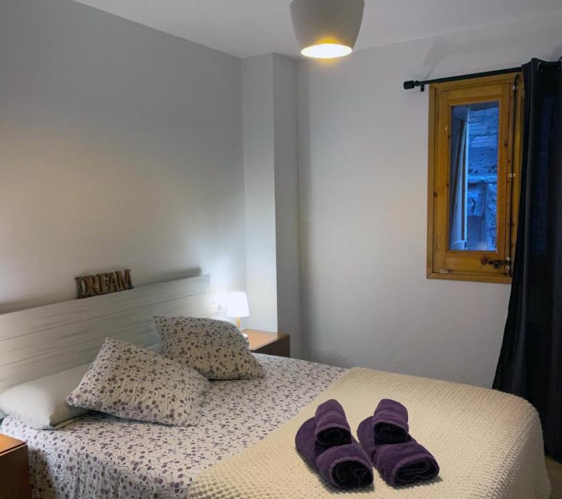 Photo of Bedroom in Llavorsi