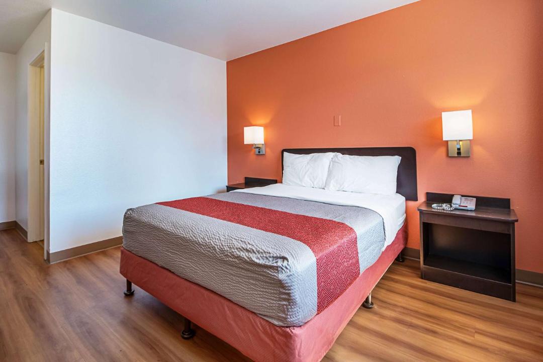 Photo of Bedroom in Central City