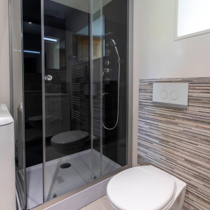 Photo of Bathroom in Assay