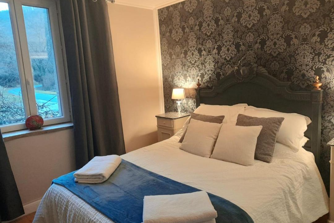 Photo of Others in Servant