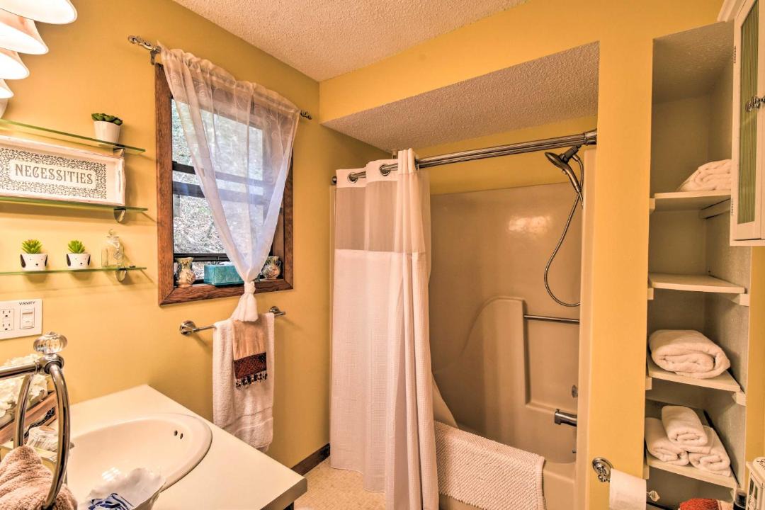 Photo of Others in Murphy