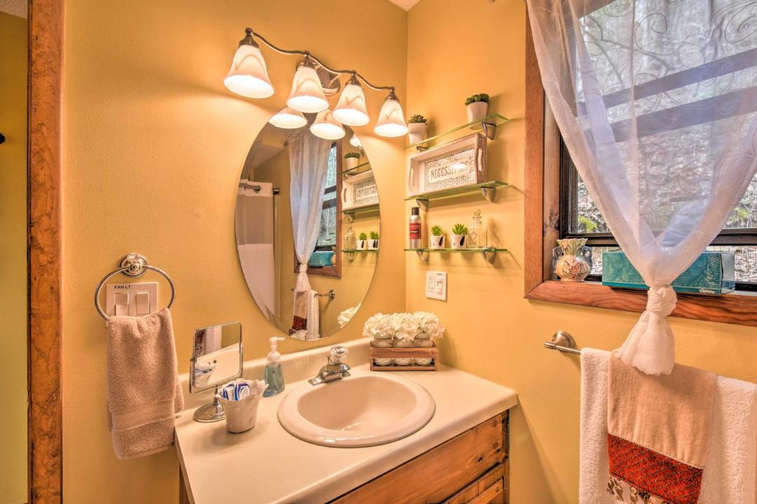 Photo of Bathroom in Murphy