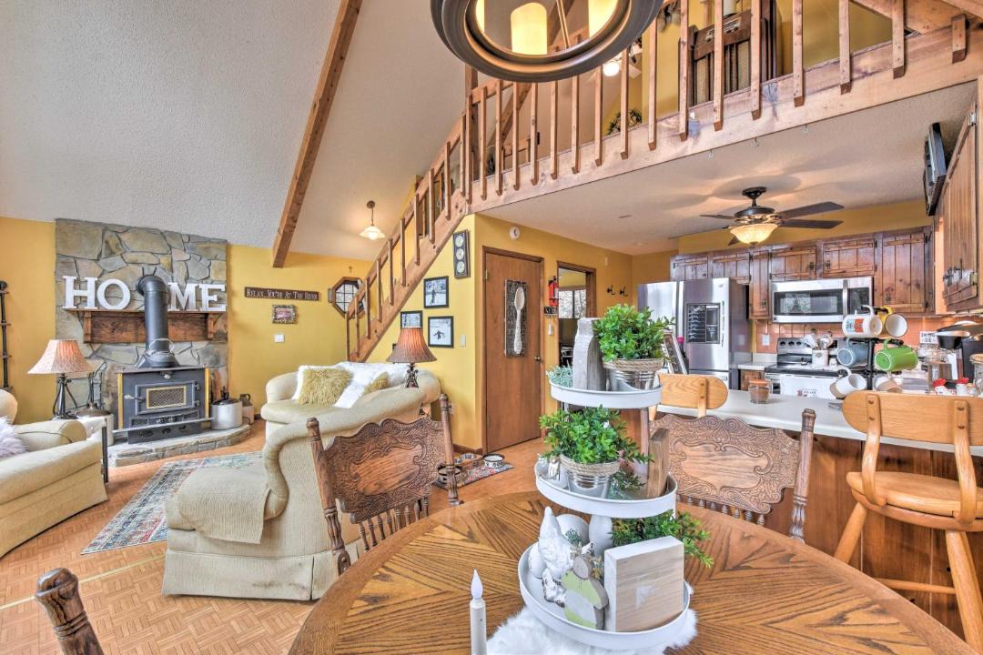 Photo of Livingroom in Murphy