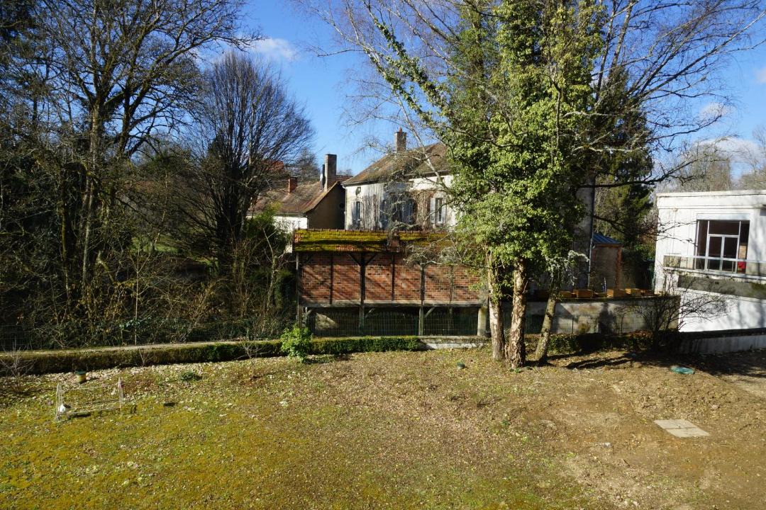 Photo of Others in Beze