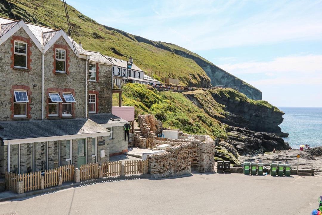 Photo of Others in Trebarwith Strand