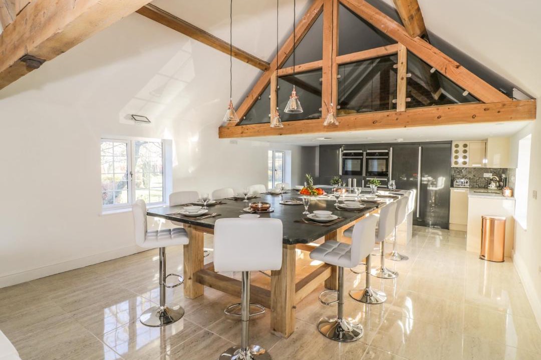 Photo of Others in Broadwas