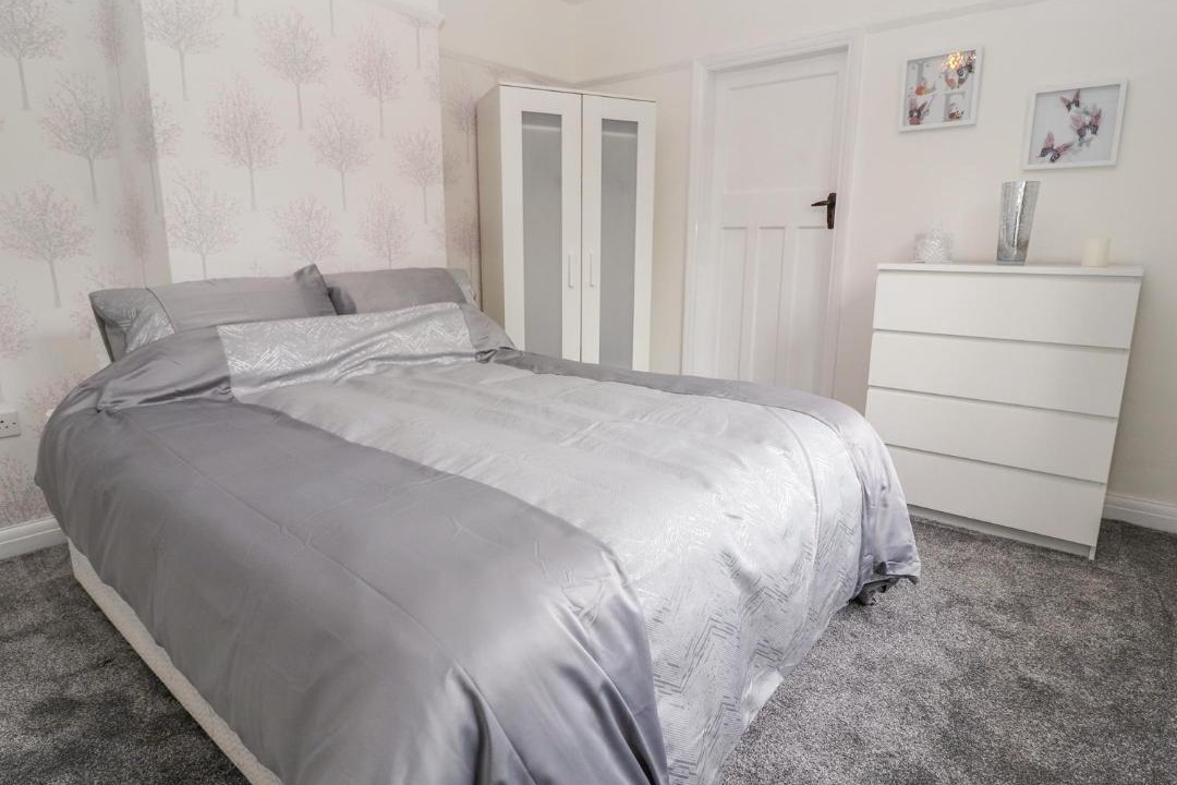 Photo of Bedroom in Henllan