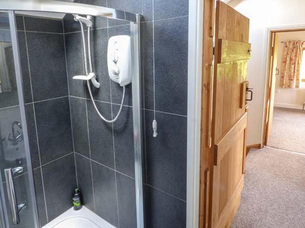 Photo of Bathroom in Coed-Y-Paen