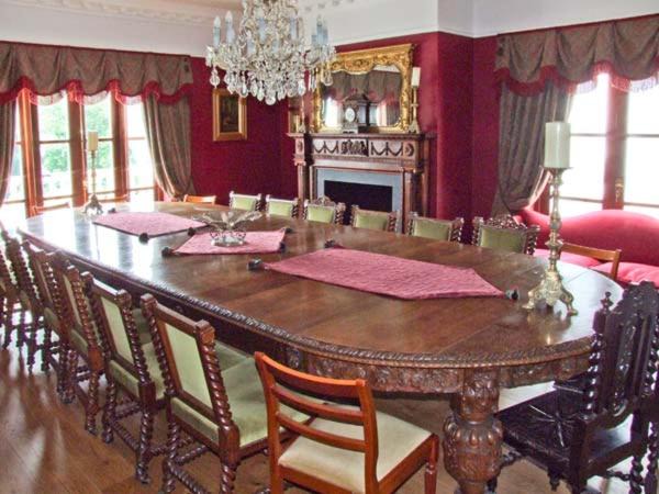 Photo of Livingroom in Coed-Y-Paen