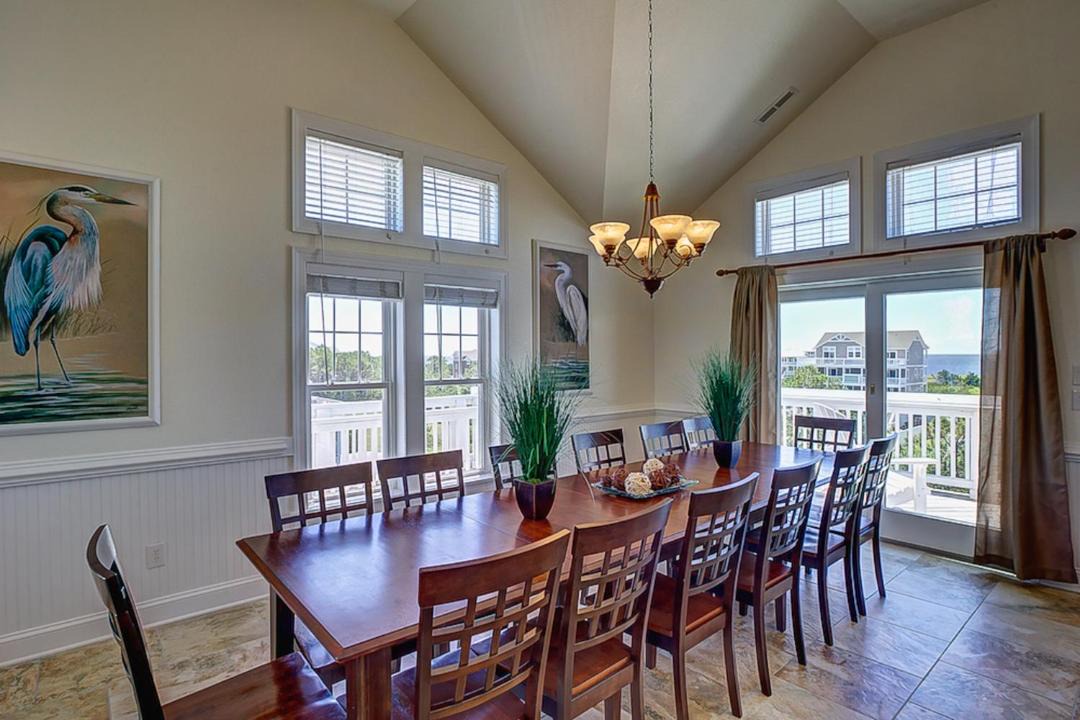 Photo of Livingroom in Wind Over Waves