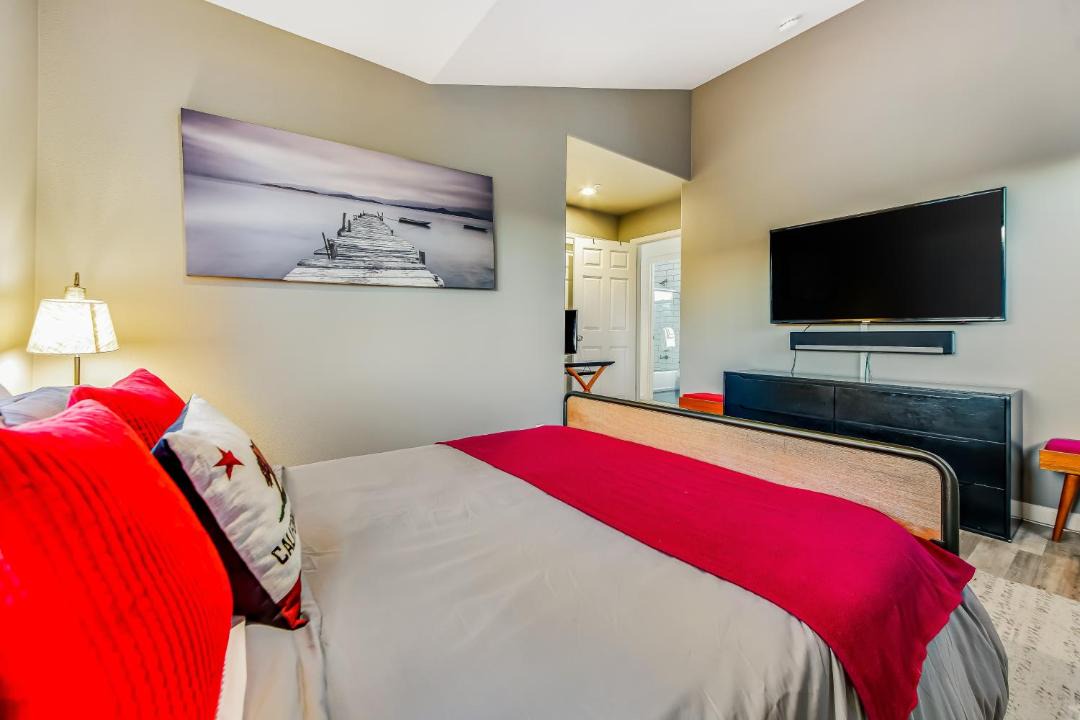 Photo of Bedroom in Opal Cliffs