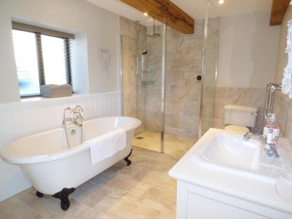 Photo of Bathroom in East Portlemouth